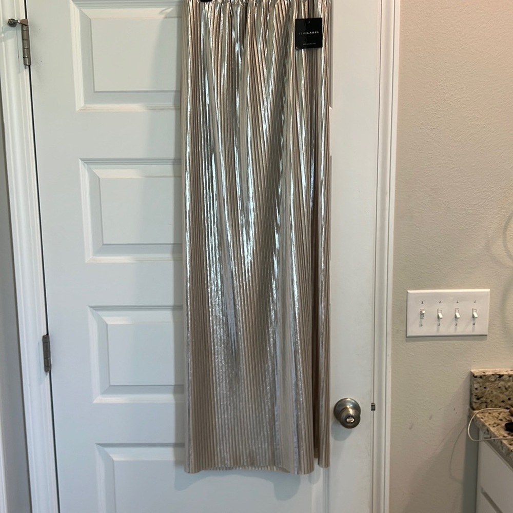 J Lux  label skirt